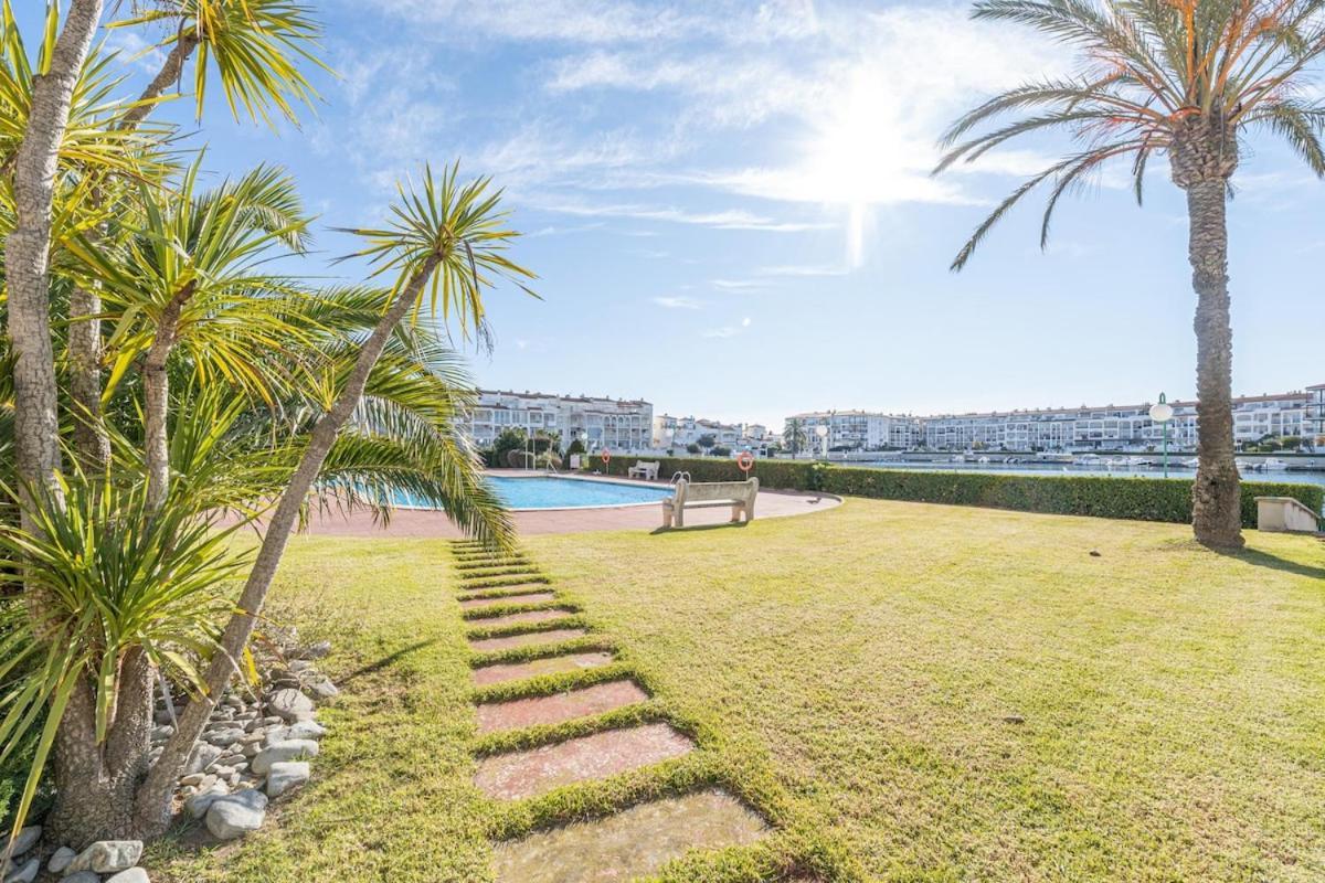 1005 Apartamento Con Vistas Al Lago San Maurici By Homeselectspain Empuriabrava Kültér fotó